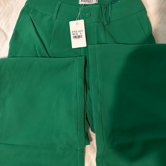 Green pants - Picture 2 of 3